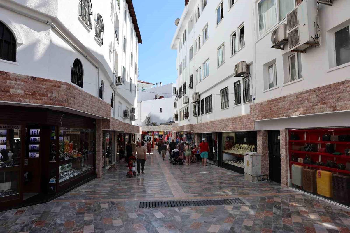Marmaris çarşı bölgesinde çalışmalarda sona gelindi