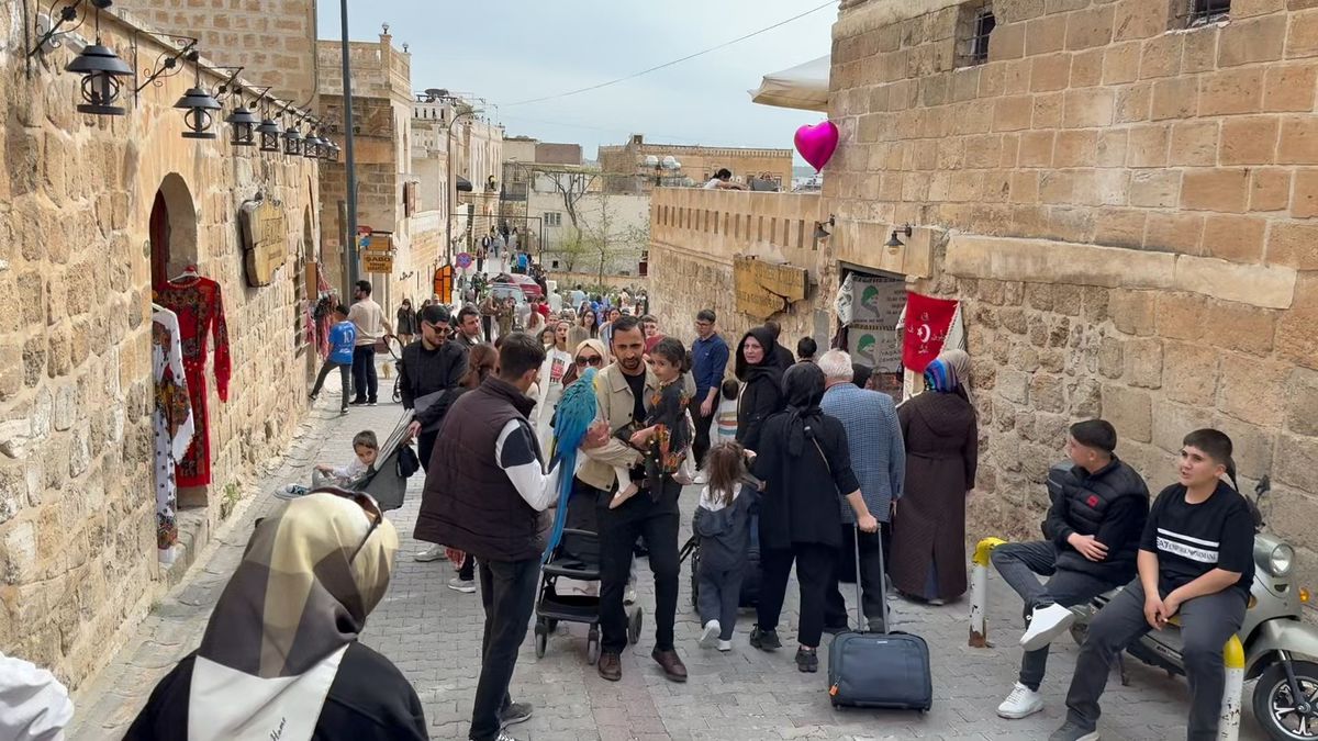 Uzak Şehir\' ile Midyat\'a Turist Akını