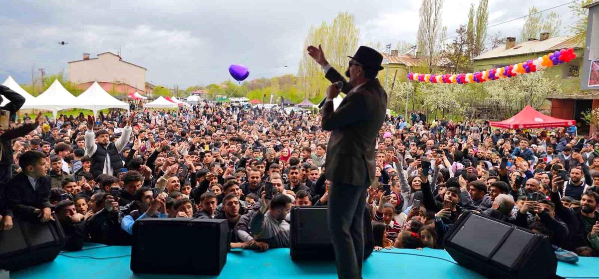 Muş\'ta 8. Lale Festivali coşkuyla kutlandı