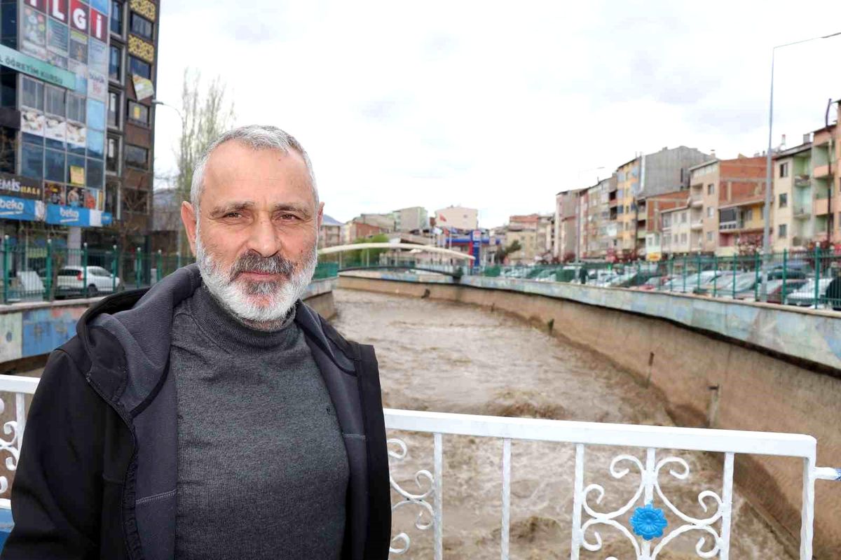 Oltu Çayı\'nda Su Seviyesi Yükseliyor