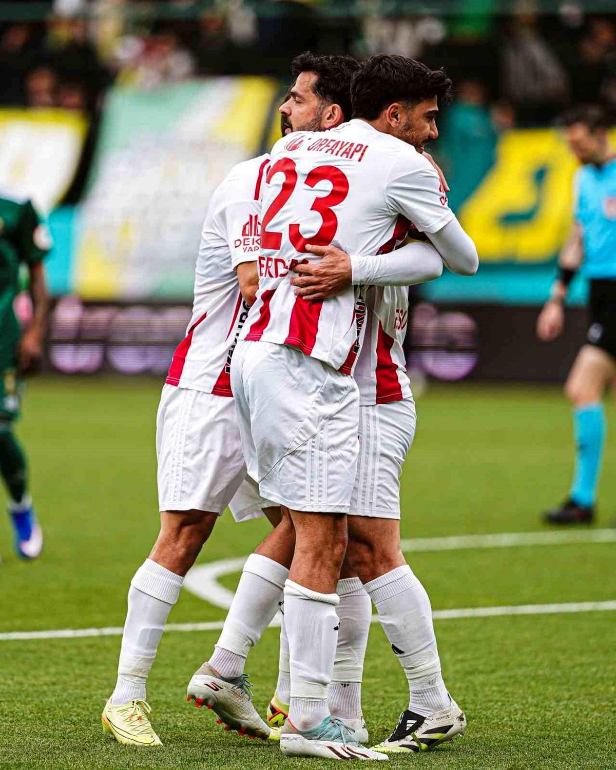 Esenler Erokspor ve Pendikspor 1-1 Berabere