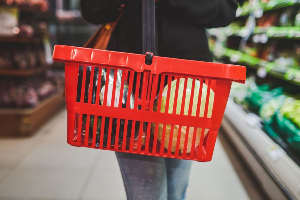 156 şubeli dev marketin sattığı köfteden kanatlı eti ve taşlık çıktı