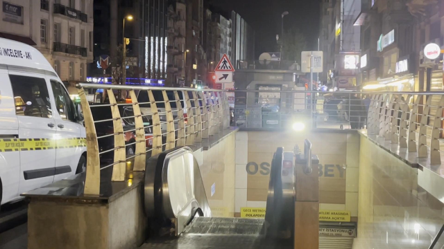 22 yaşındaki genç, metro istasyonunda raylara düşerek hayatını kaybetti