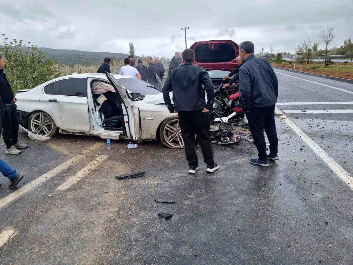 Akşehir\'de trafik kazası: 4 yaralı