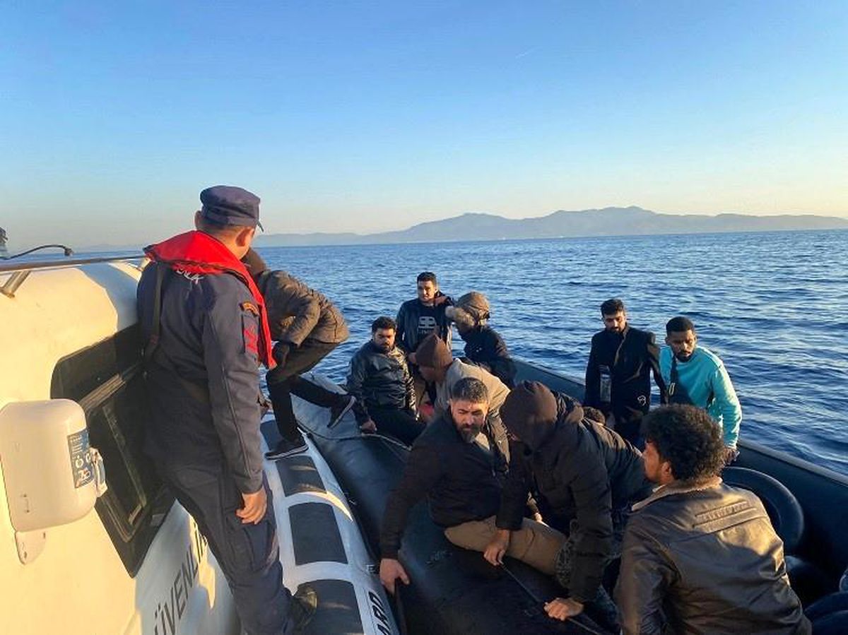 Kuşadası\'nda 18 Düzensiz Göçmen Kurtarıldı