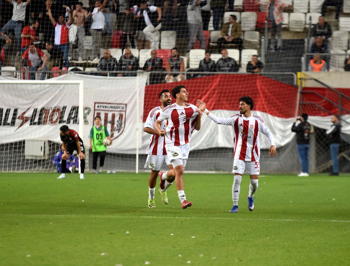 Ayvalıkgücü Eskişehirspor ile Yarı Finalde