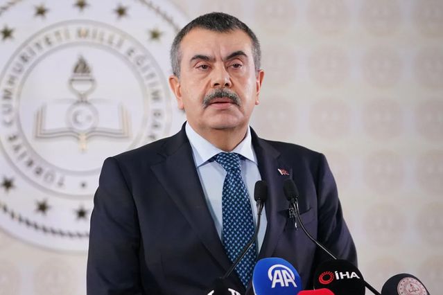 Bakan Tekin’den okul saldırısında hayatını kaybeden Almina için başsağlığı mesajı