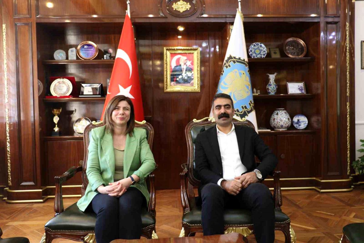 DBB\'nin düzenleyeceği barış paneline CHP\'li Özgür Özel, MHP\'li Feti Yıldız da davet edildi