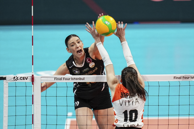 Eczacıbaşı Dynavit'i yenen VakıfBank, 7. kez CEV Şampiyonlar Ligi şampiyonu