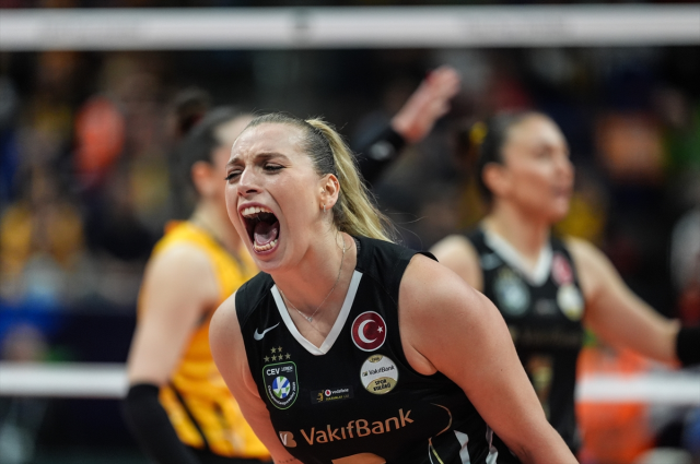 Eczacıbaşı Dynavit'i yenen VakıfBank, 7. kez CEV Şampiyonlar Ligi şampiyonu