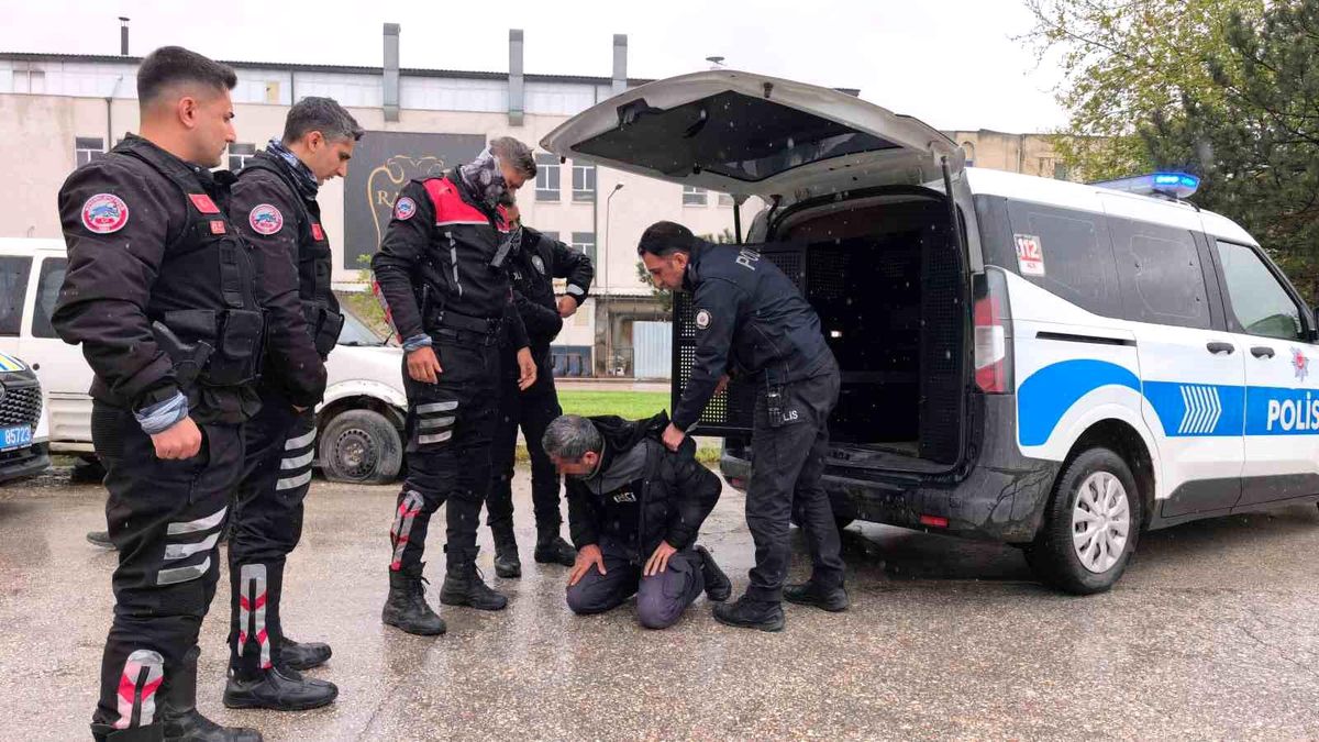 Ehliyetsiz Sürücüye Biber Gazı ile Müdahale