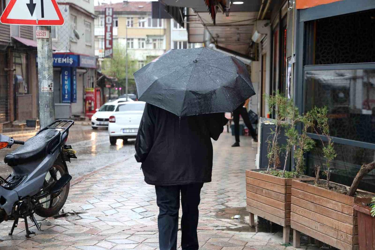 Elazığ\'da Sağanak Yağış Başladı