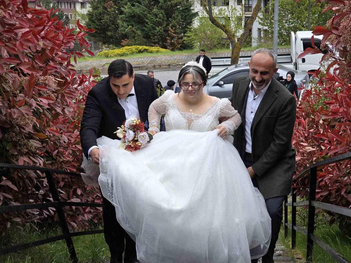 Elif\'in gelinlik giyme hayali gerçek oldu