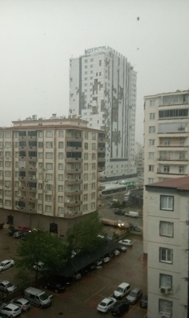 Gaziantep ile Şanlıurfa'yı sağanak ve şiddetli fırtına vurdu