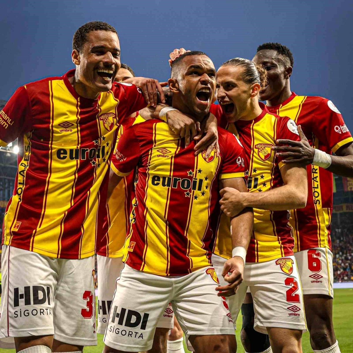 Göztepe, Trabzon\'dan 1 Puana Uzandı