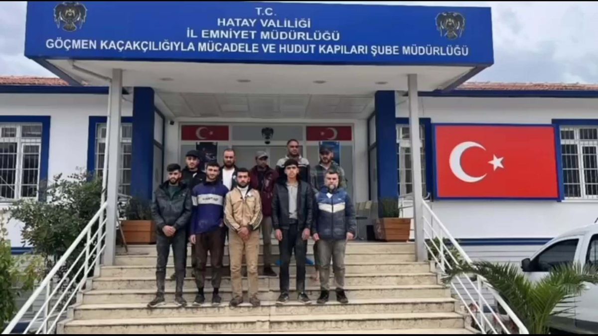 Hatay\'da 10 Kaçak Göçmen ve 2 Organizatör Yakalandı