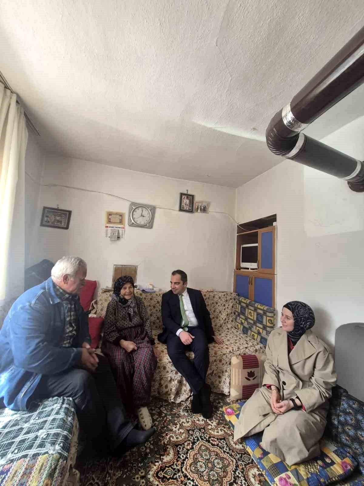 Kaymakam Uçar Aşağıçaylı\'da Hane Ziyaretleri Yaptı