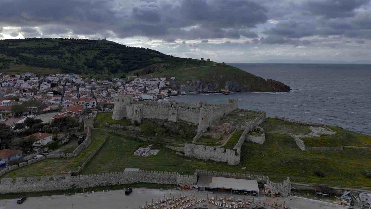 Kuzey Ege\'nin turizm merkezi Bozcaada 3 günlük tatilde yüzde 70 doluluk oranına ulaştı