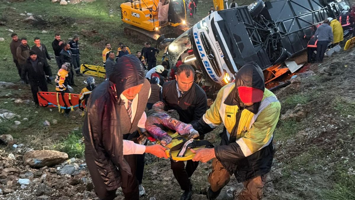 Malatya\'da Otobüs Devrildi: 4 Ölü, 40 Yaralı