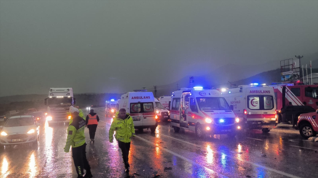 Malatya'da yolcu otobüsü şarampole devrildi: 4 ölü, 15 yaralı