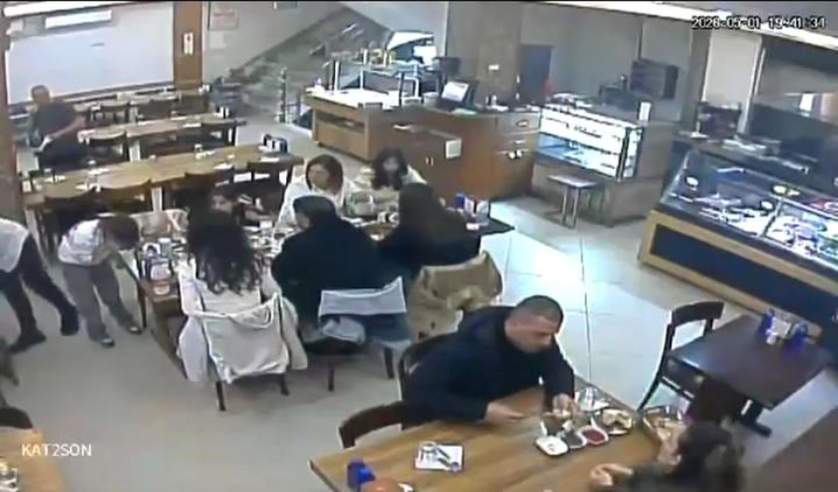 Restoranda nefes borusuna yemek kaçan kızı çalışan kurtardı