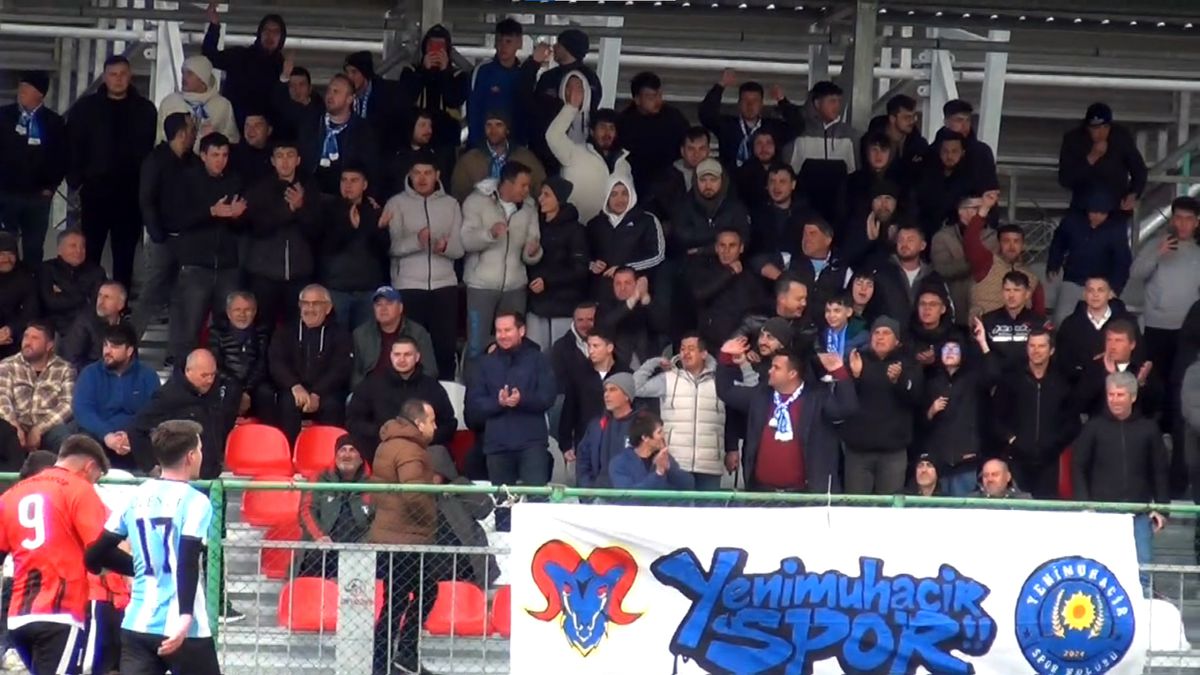 Futbolcu Hakeme Yumruk Attı
