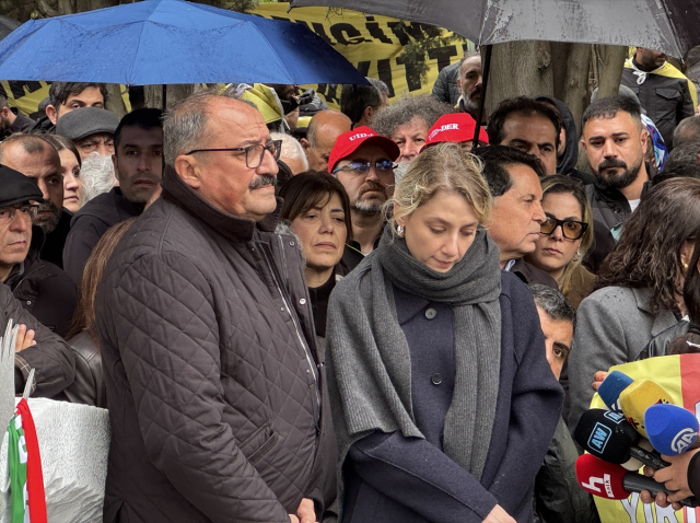 Sırrı Süreyya Önder vefatının birinci yılında kabri başında anıldı