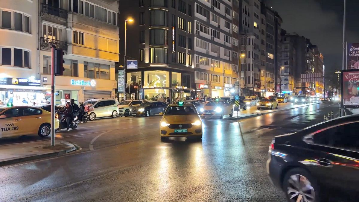 Şişli\'de Trafik Kazası: Turist Hayatını Kaybetti