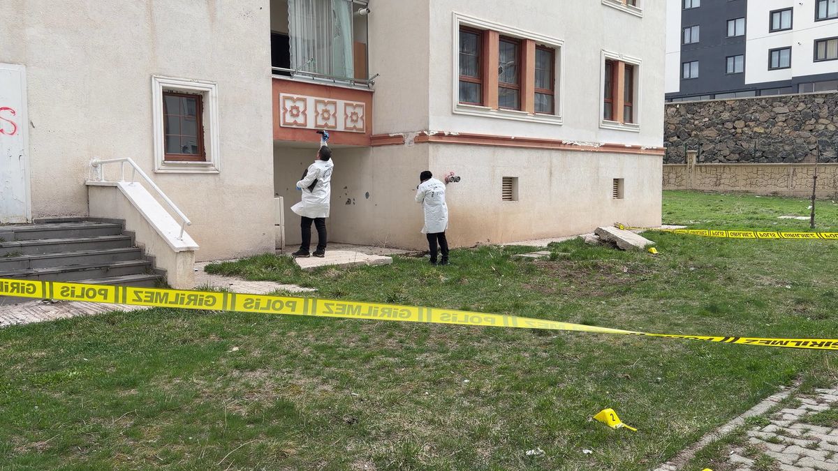 Eşinin sosyal medya açmasına sinirlenip pompalı tüfekle dehşet saçtı