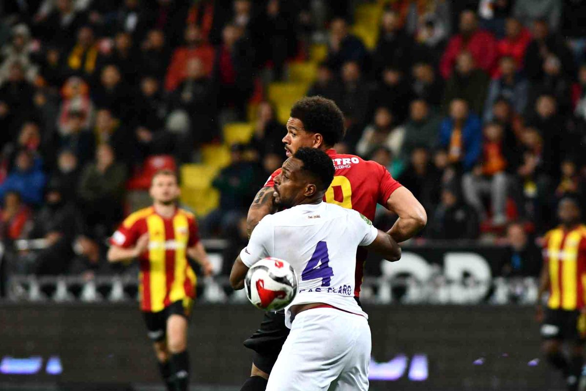 Kayserispor - Eyüpspor Maçında İlk 15 Dakika