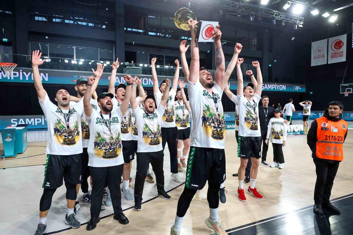 T&uuml;rkiye Erkekler Basketbol 2. Lig'inde şampiyon Sakarya B&uuml;y&uuml;kşehir oldu