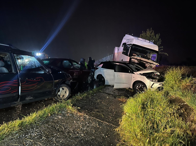 Uşak’ta 7 aracın karıştığı feci kaza: 4 ölü, 17 yaralı