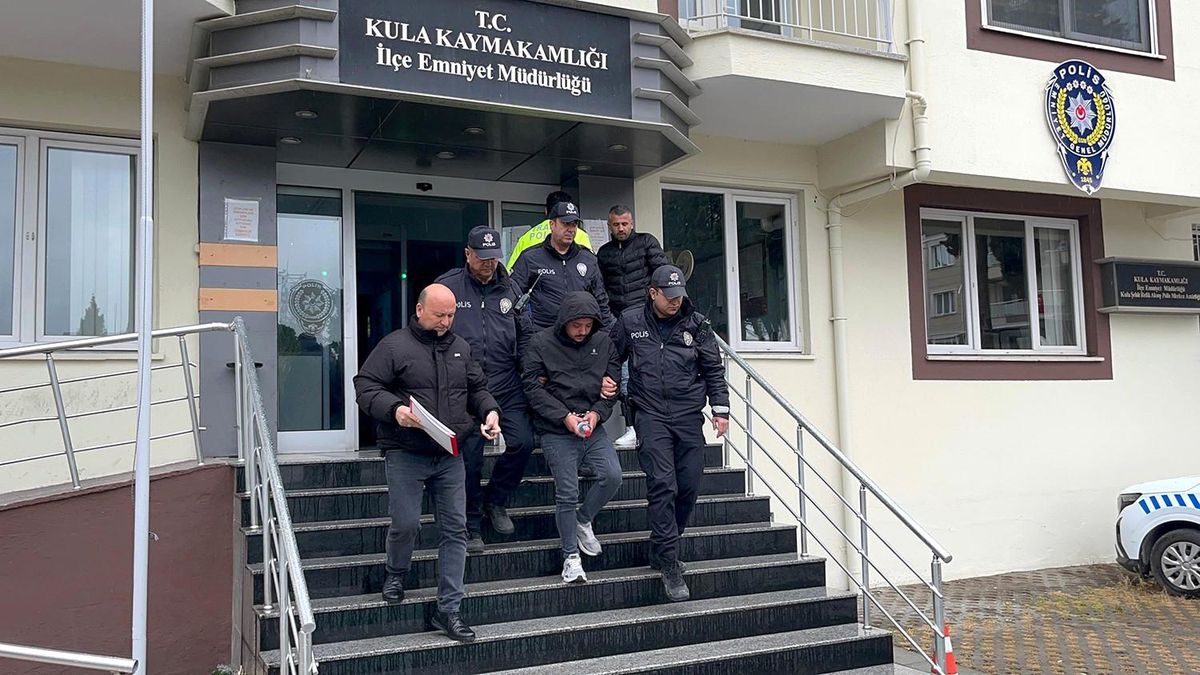 Kula\'da Kardeş Cinayeti: 28 Yaşındaki Genç Hayatını Kaybetti
