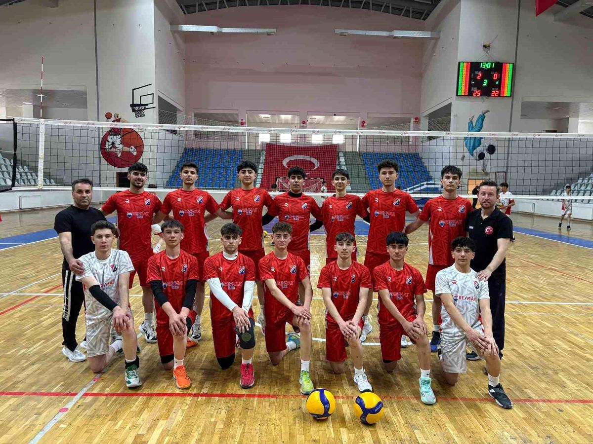 Aşkale\'nin gururu oldular, Erzurum GSK yıldız voleybol takımı Türkiye finallerinde