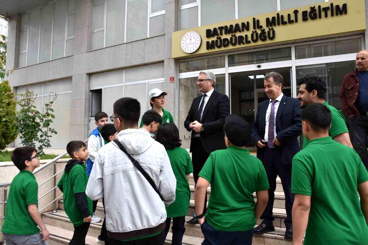 Batmanlı Öğrenciler Robot Yarışmasına Katılıyor