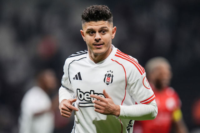 Beşiktaş'a kupa maçı öncesi şok! Yıldız isim sezonu kapattı