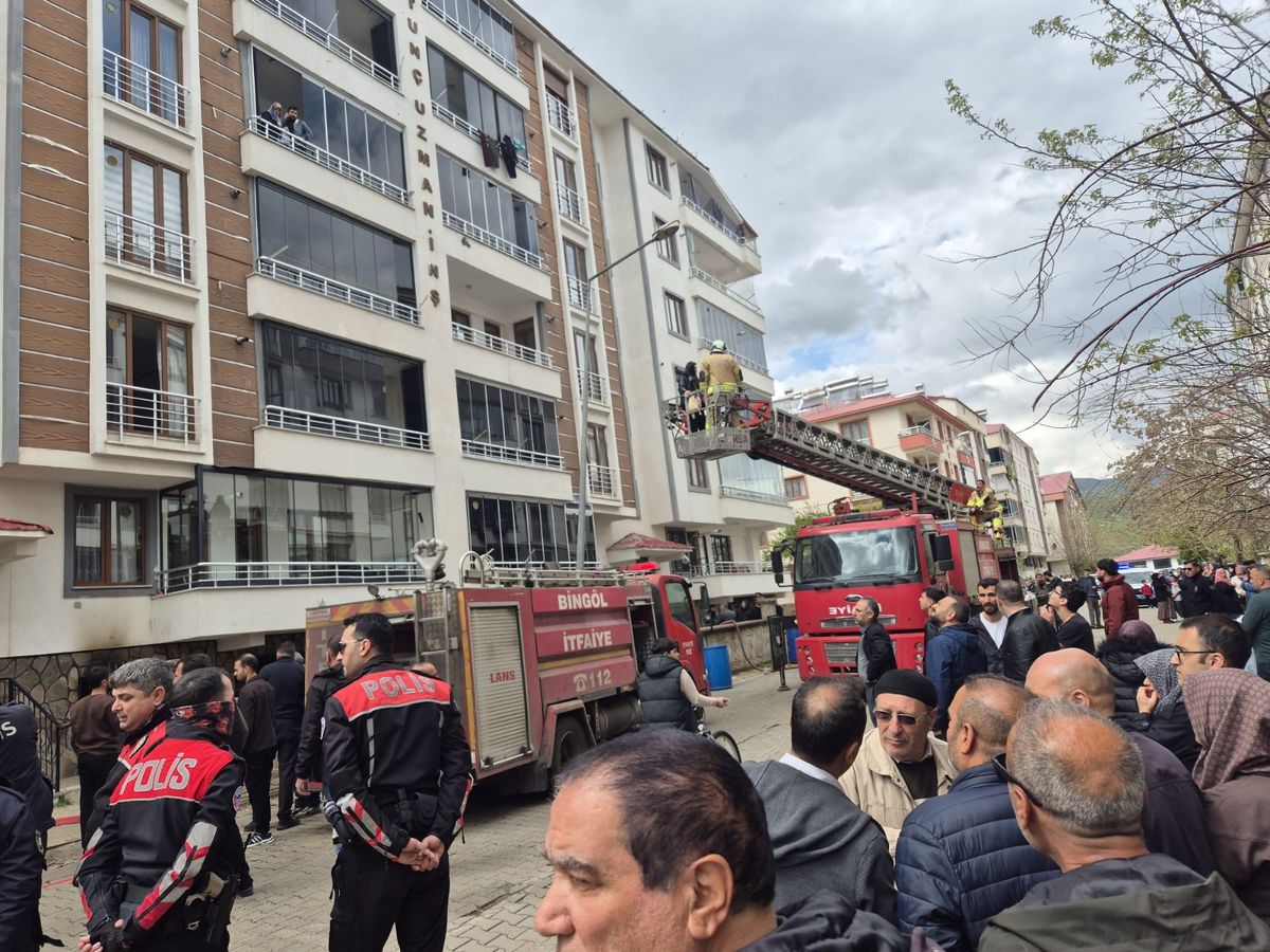 Binanın bodrum katındaki yangında 13 kişi dumandan etkilendi