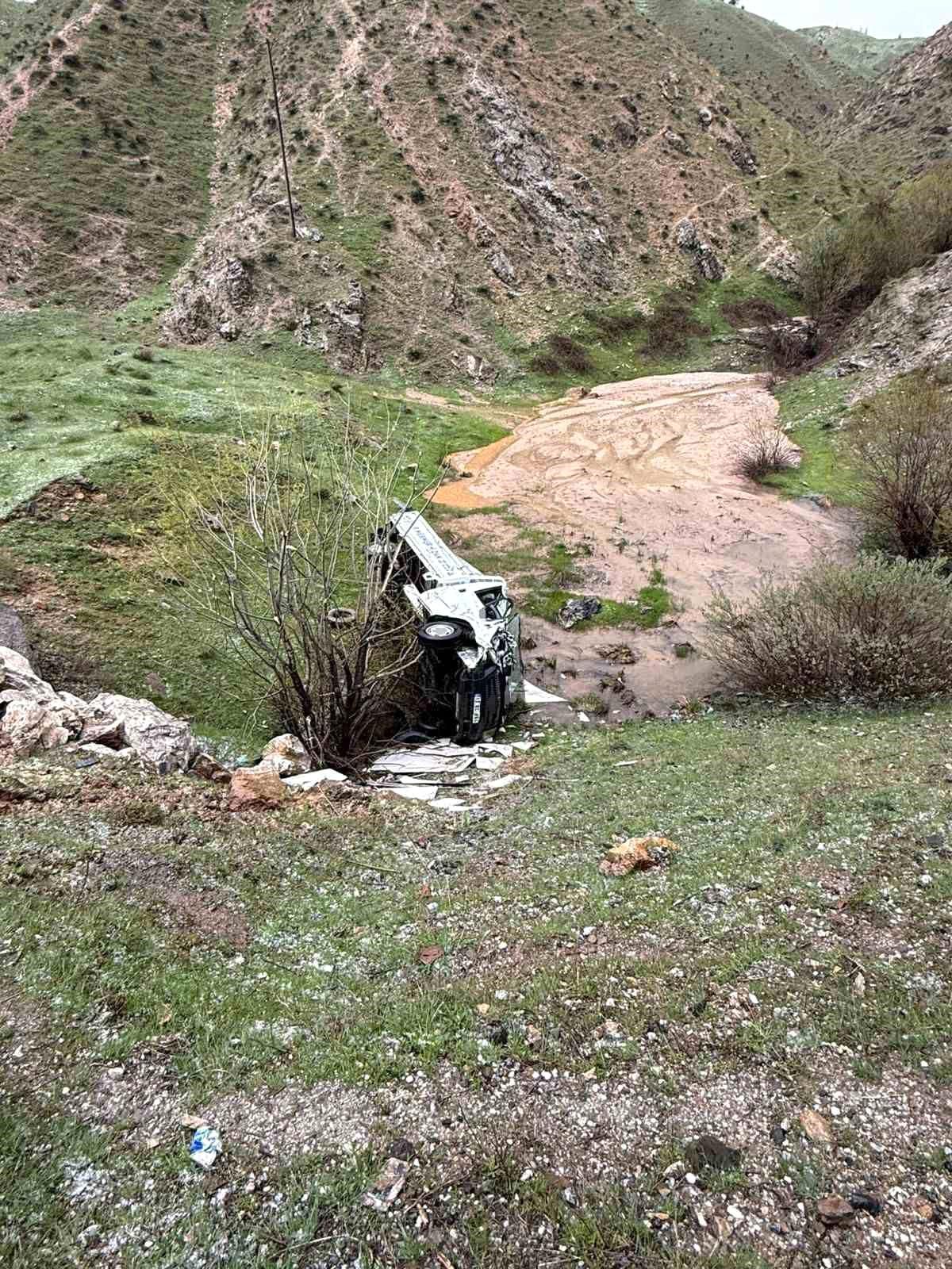 Bitlis\'te trafik kazası: 4 yaralı