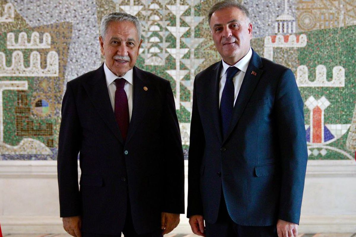 Bülent Arınç\'tan İBB Başkanvekili Nuri Aslan\'a ziyaret