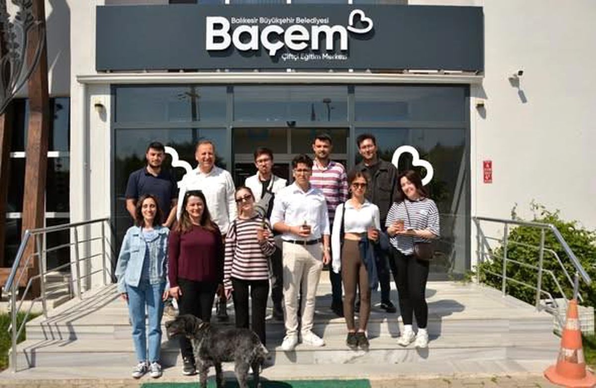 Burhaniye\'de üniversiteliler Kazdağları ile Madra Dağında uygulama yaptı