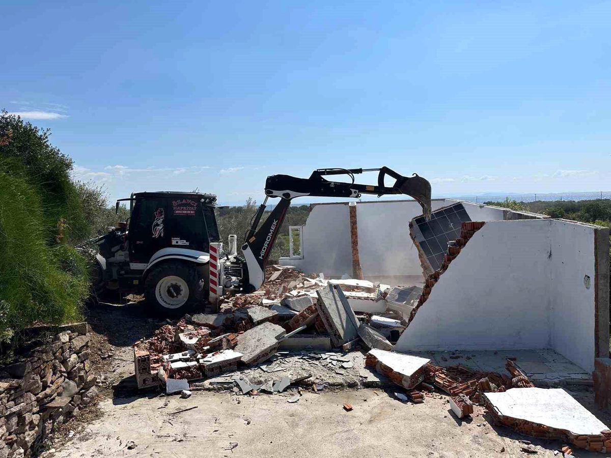 Çanakkale\'de 15 Kaçak Yapı Yıkıldı