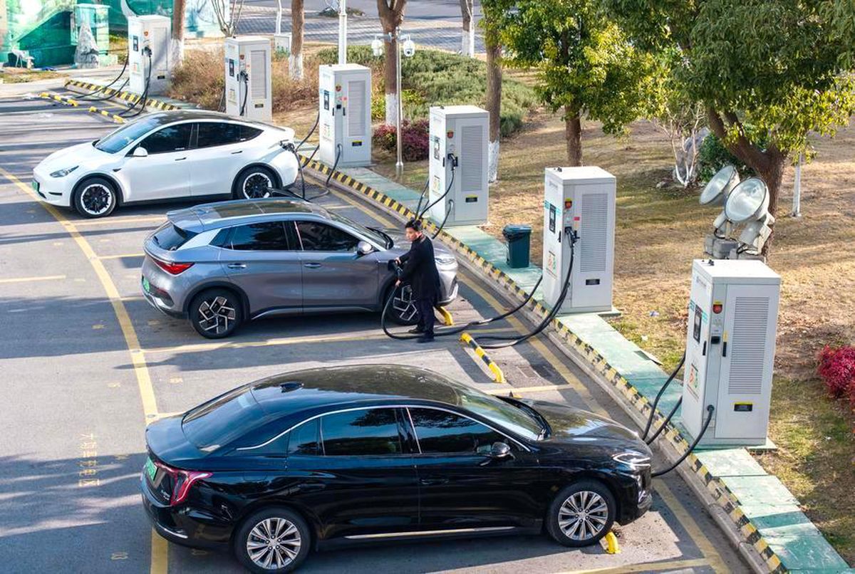 Çin\'de Elektrikli Araç Şarjı Yüzde 55,6 Arttı