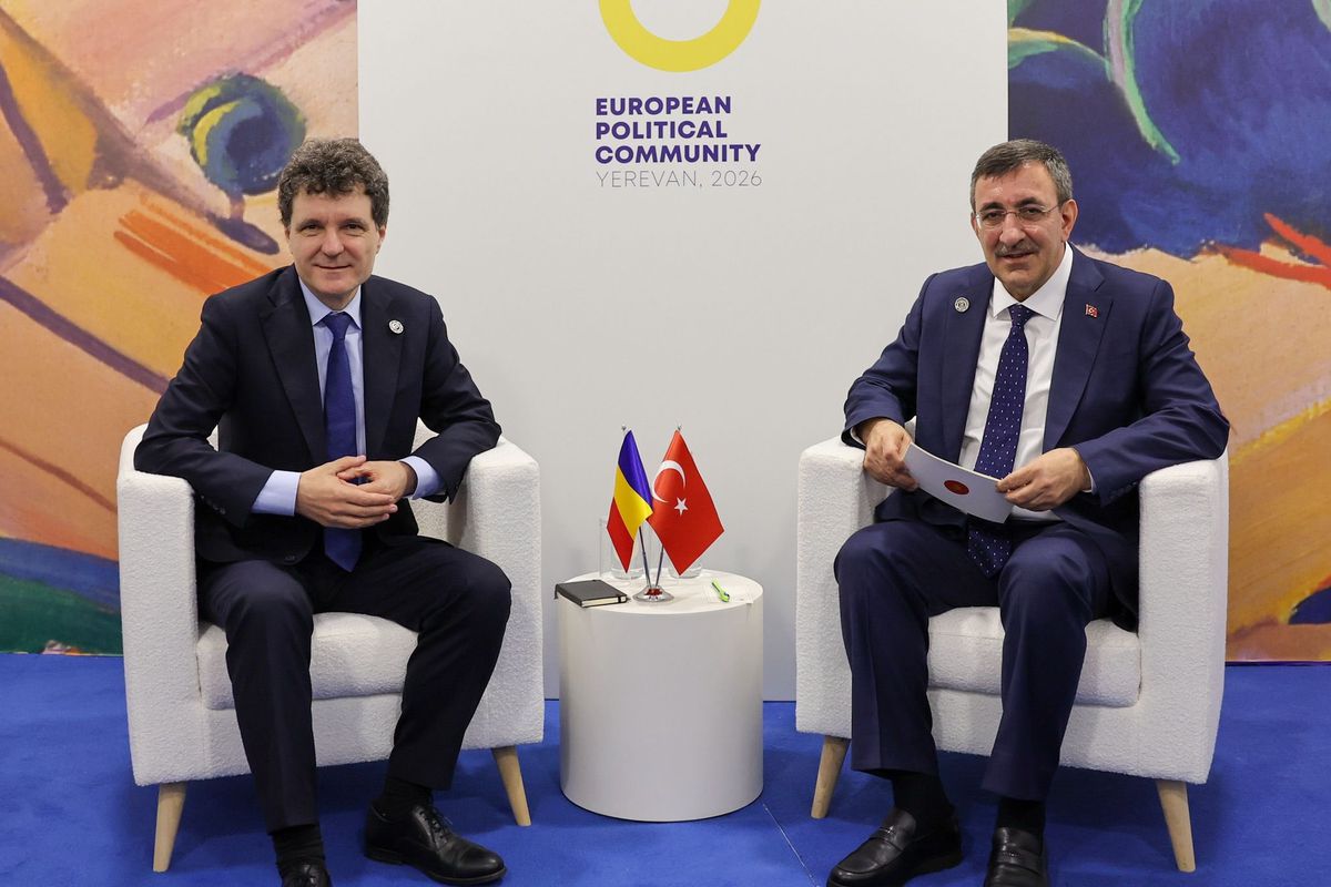 Cevdet Yılmaz Ermenistan\'da Görüşmelerde Bulundu