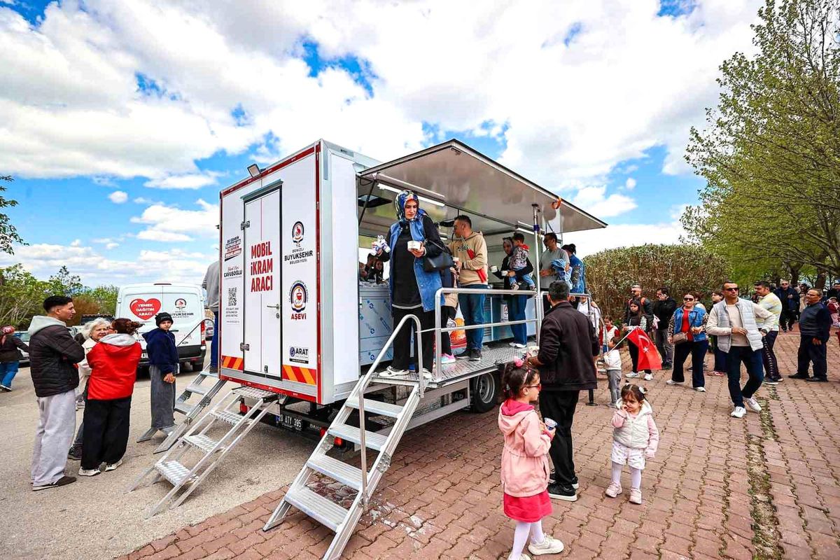 Denizli Büyükşehirin mobil ikram filosu güçlendi