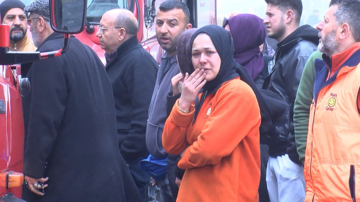 Fatih\'te Market Deposunda Yangın