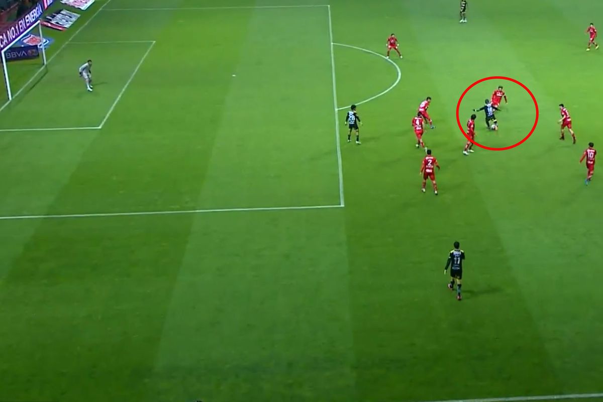 Fener\'in eski yıldızından inanılmaz gol