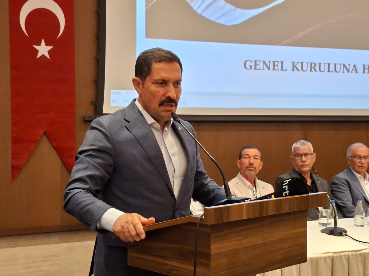 Hatay esnafı güven tazeledi: Aziz Fatih Yılmaz yeniden başkan