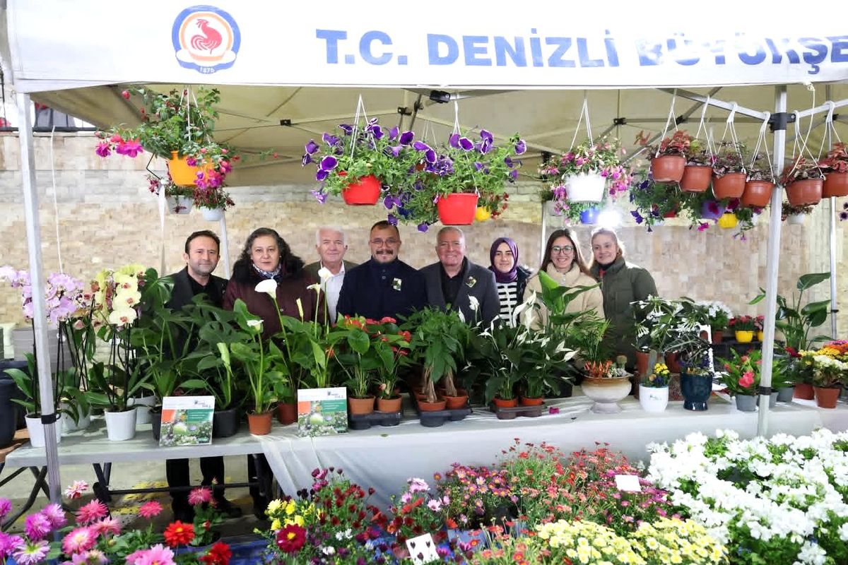 Honaz Ata Tohumu Şenliğinde binlerce tohum ve fide vatandaşlara dağıtıldı