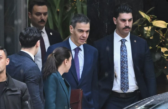 İspanya Başbakanı Pedro Sanchez, Özgür Özel’i reddetti