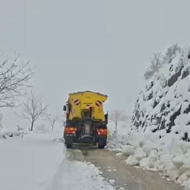 İzmir'de mayısta kar manzarası